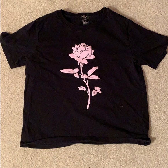 Forever 21 Other - Girls t shirt with rose design
